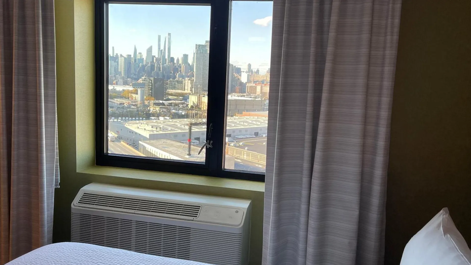 Holiday Inn Express Long Island City E - New York By Ihg